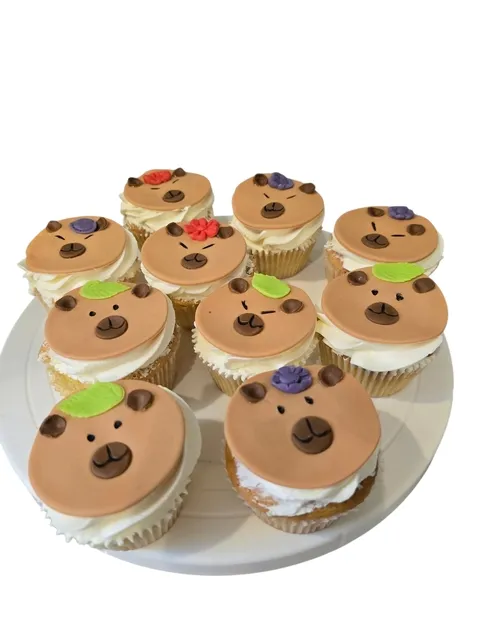 Cupcakes capybara